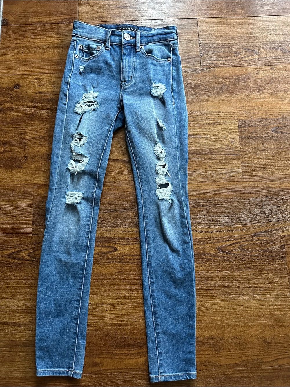 Aeropostale Distressed Light Blue Skinny Jeans. High Rise size 000 Regular